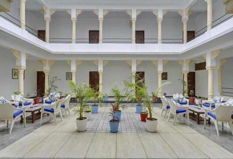 هتل Rooms At Udaipur Palace