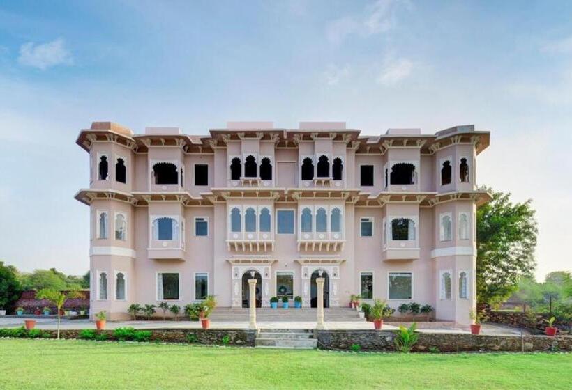 هتل Rooms At Udaipur Palace