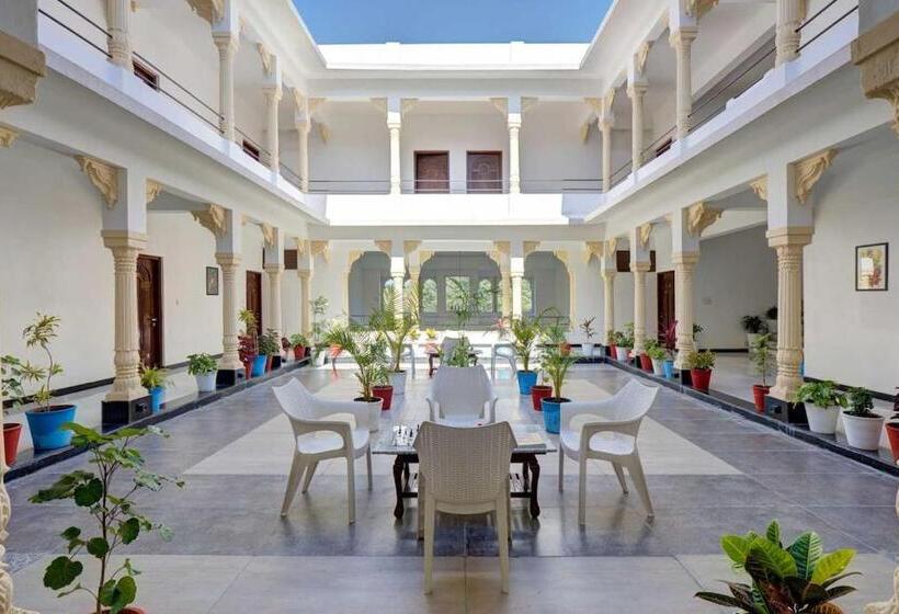 هتل Rooms At Udaipur Palace