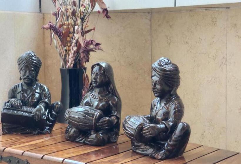 酒店 Royal Ark   Kasauli