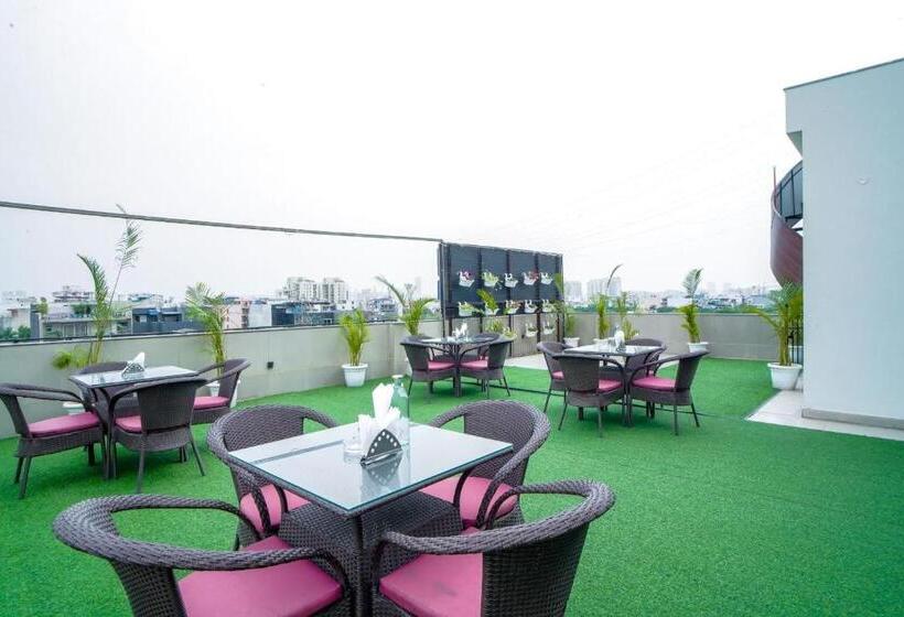 هتل Saltstayz Executive Serviced Apartment   Unitech Cyber Park & Near Huda City Metro