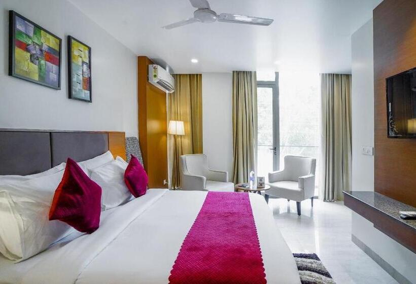 هتل Saltstayz Executive Serviced Apartment   Unitech Cyber Park & Near Huda City Metro