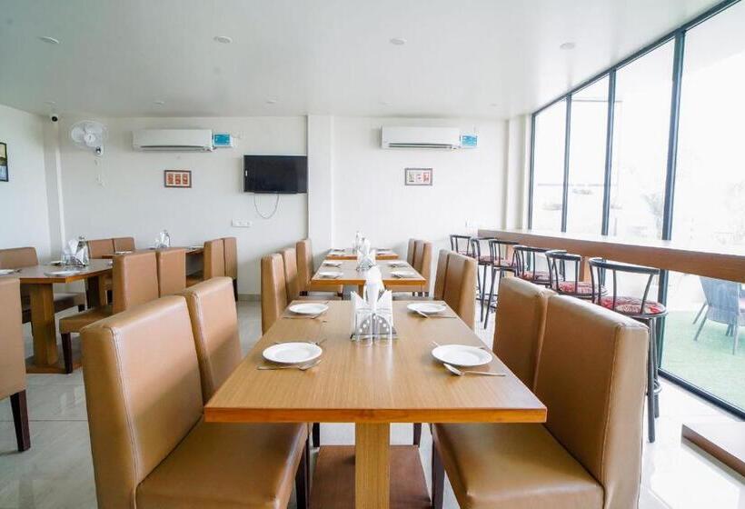 هتل Saltstayz Executive Serviced Apartment   Unitech Cyber Park & Near Huda City Metro