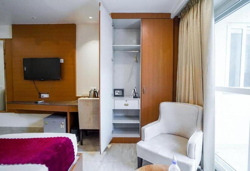 هتل Saltstayz Executive Serviced Apartment   Unitech Cyber Park & Near Huda City Metro