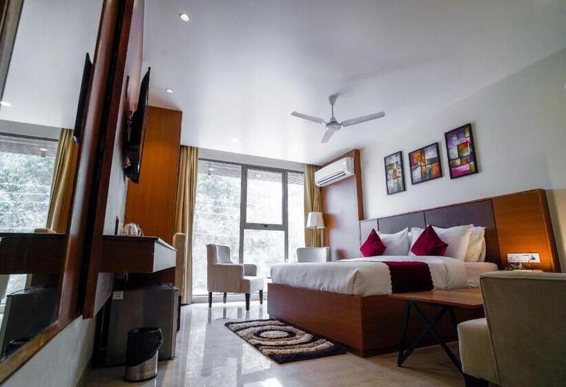 هتل Saltstayz Executive Serviced Apartment   Unitech Cyber Park & Near Huda City Metro