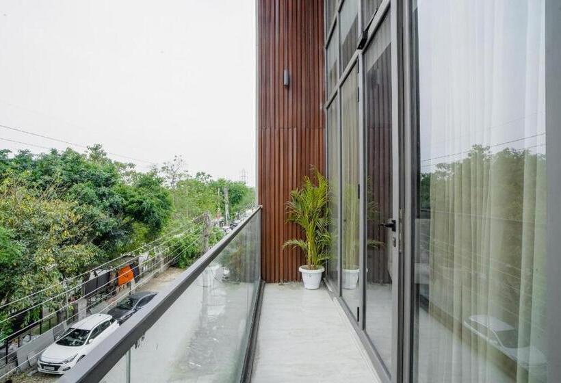 هتل Saltstayz Executive Serviced Apartment   Unitech Cyber Park & Near Huda City Metro