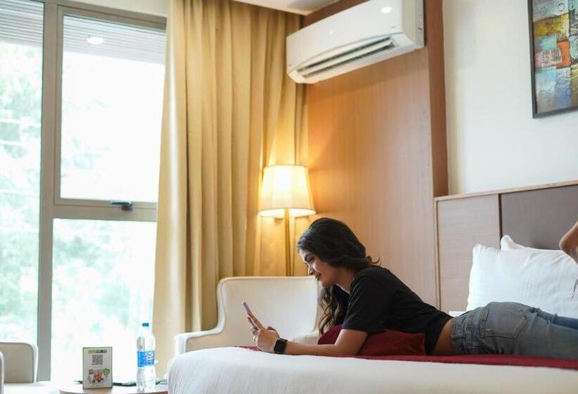 هتل Saltstayz Executive Serviced Apartment   Unitech Cyber Park & Near Huda City Metro