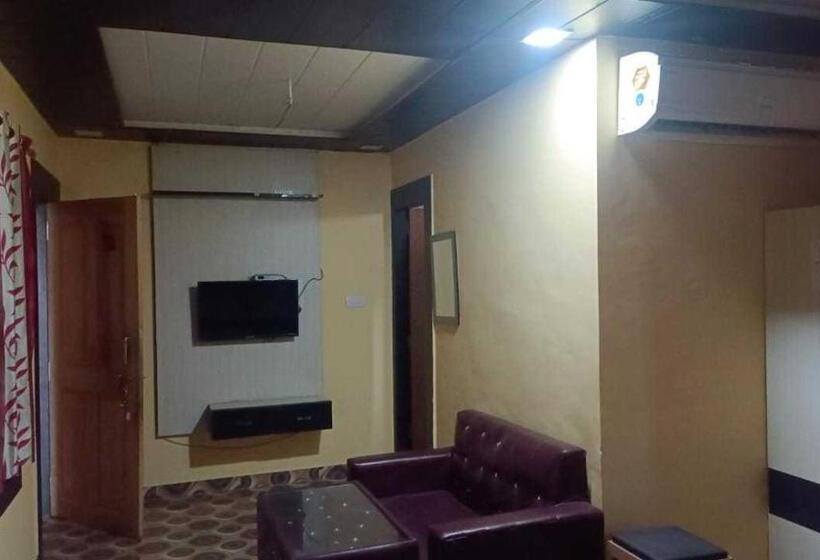 فندق Spot On Apex