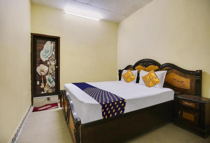 Отель Spot On Raja Guest House