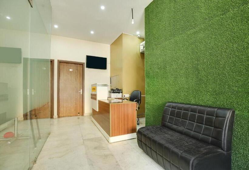 Отель Spot On Raja Guest House