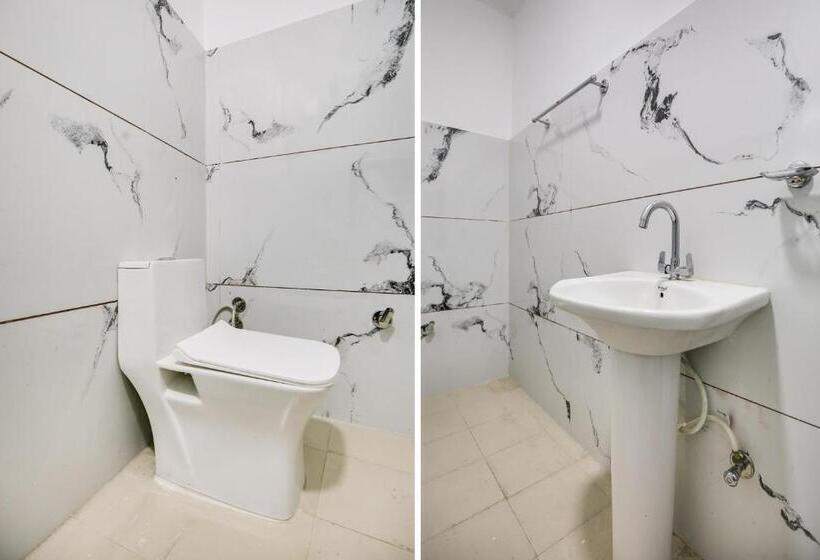 Отель Spot On Raja Guest House