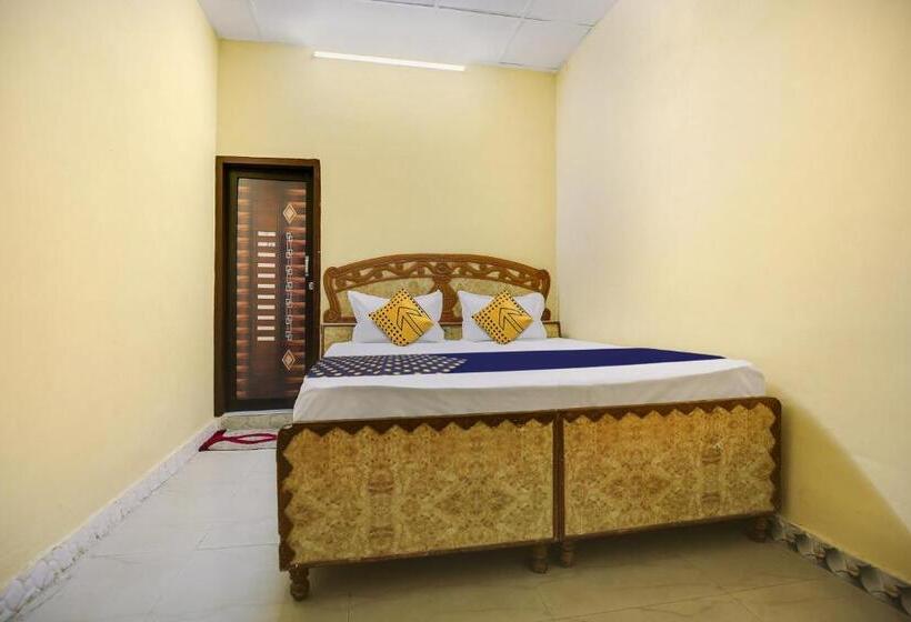 Отель Spot On Raja Guest House