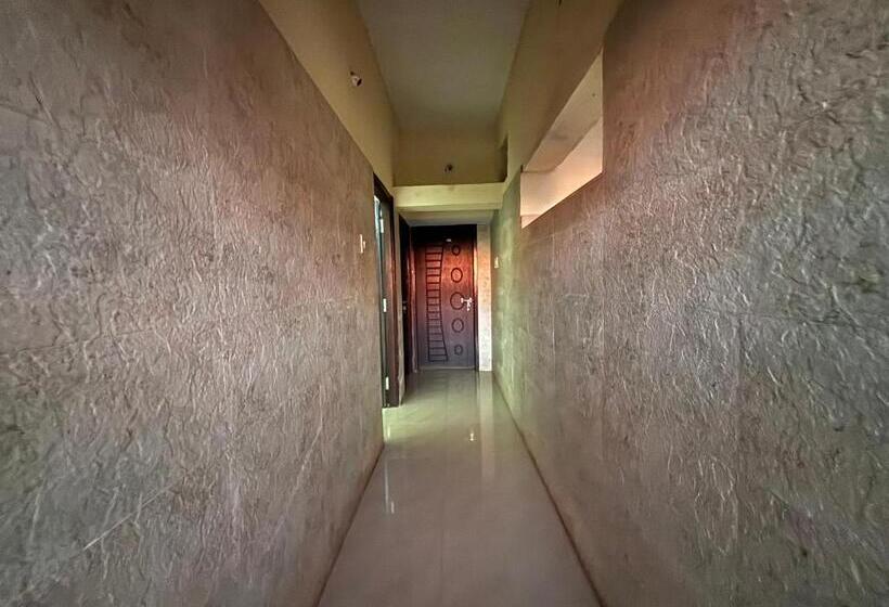 בית מלון כפרי Staymaker Naik Residency