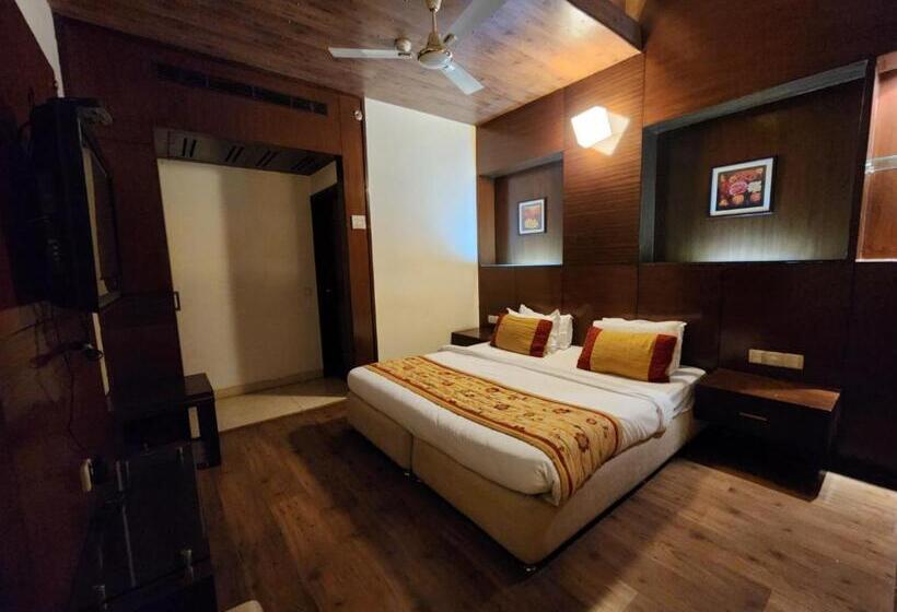 酒店 Royal Ark   Kasauli