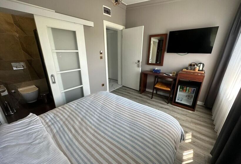 ホテル Treekos Suite