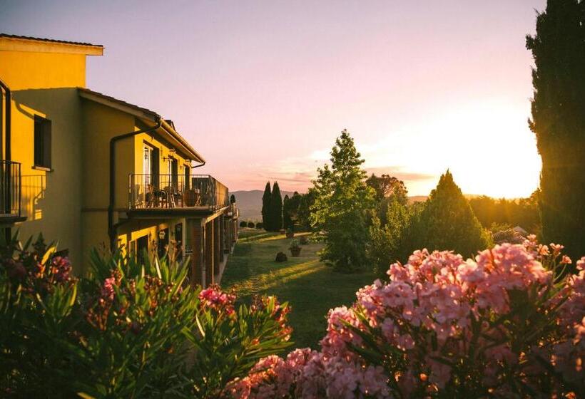 هتل With Swimming Pool Surrounded By Greenery In San Donato Fronzano, Rooms With Air Conditioning And Br