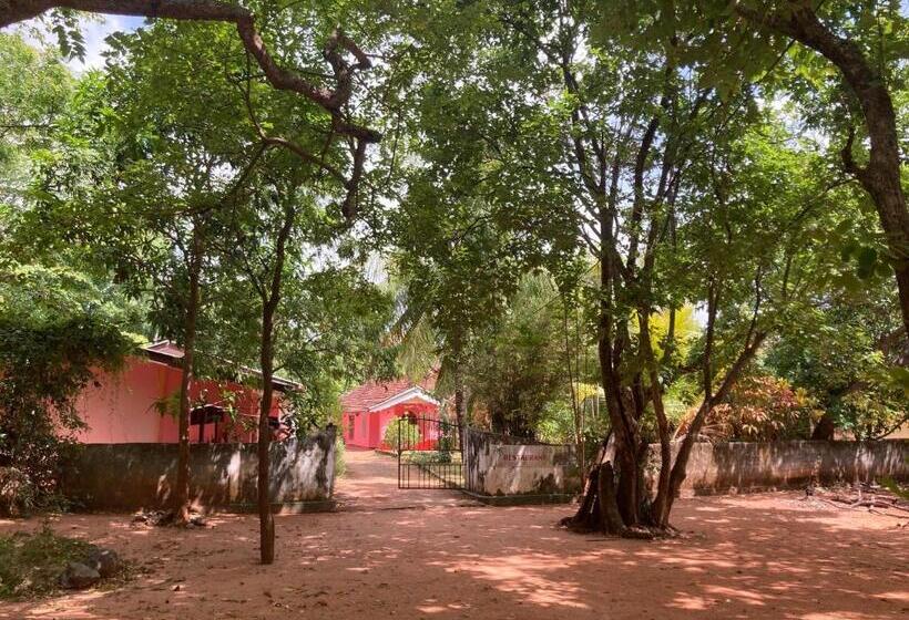 Kandalama Hostel