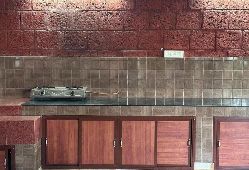 Misty Dam Wayanad Premium Resort With Banasura Dam View