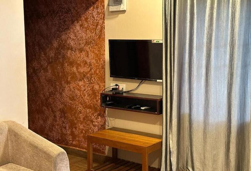 Misty Dam Wayanad Premium Resort With Banasura Dam View