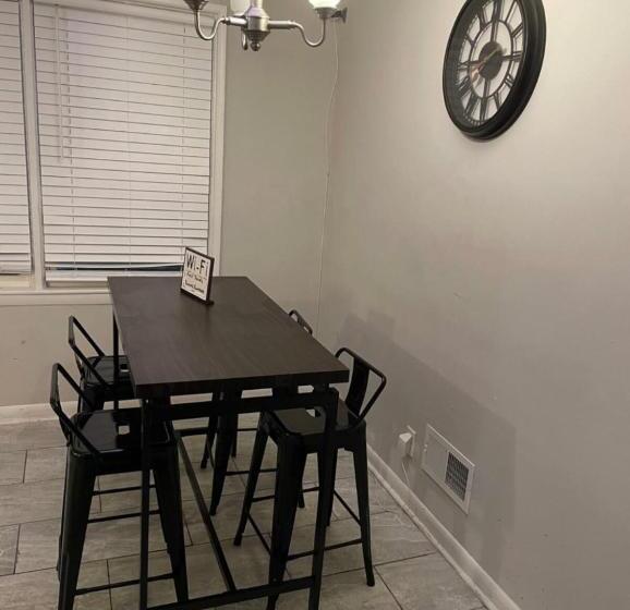 ペンション Amir Travels