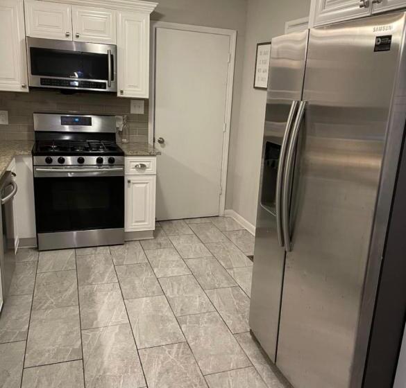 ペンション Amir Travels