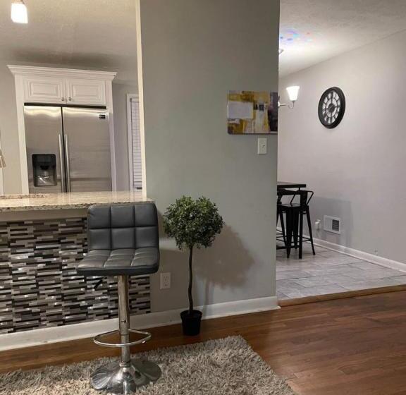 ペンション Amir Travels