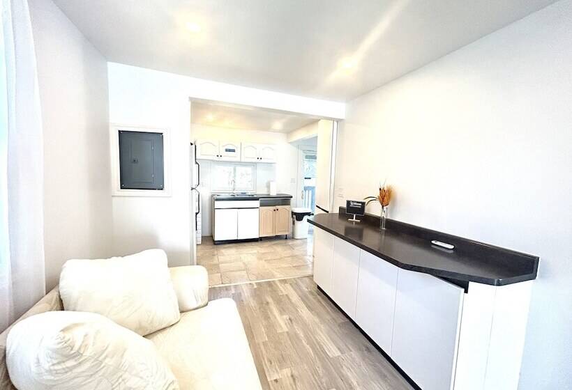 פנסיון Aubin Paradise Housing