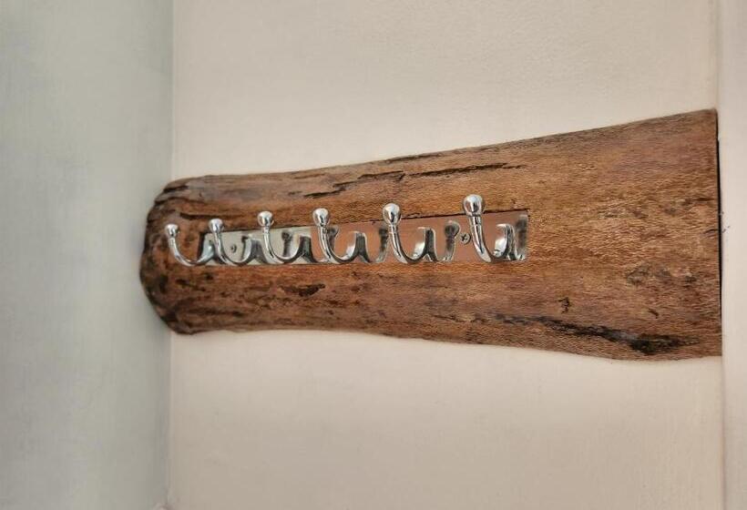 膳宿费 Blue Hills Castle