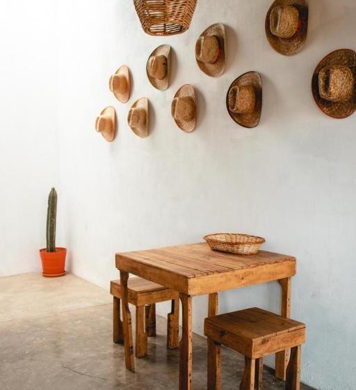 بنسيون Casa De Huespedes Colmena