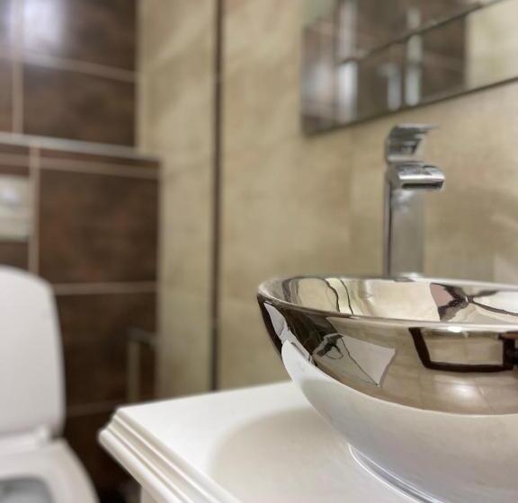 بنسيون Conacul Peștera Urșilor