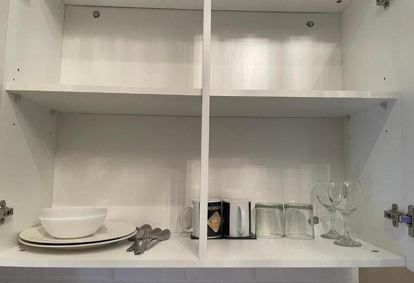 بنسيون Domin Self Catering Apartments