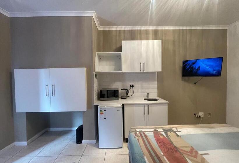 بنسيون Domin Self Catering Apartments