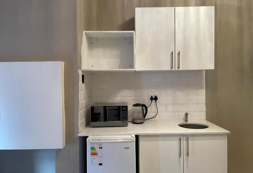 بنسيون Domin Self Catering Apartments