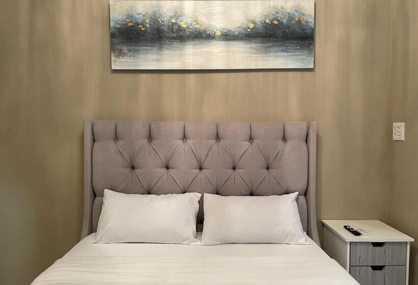 بنسيون Domin Self Catering Apartments