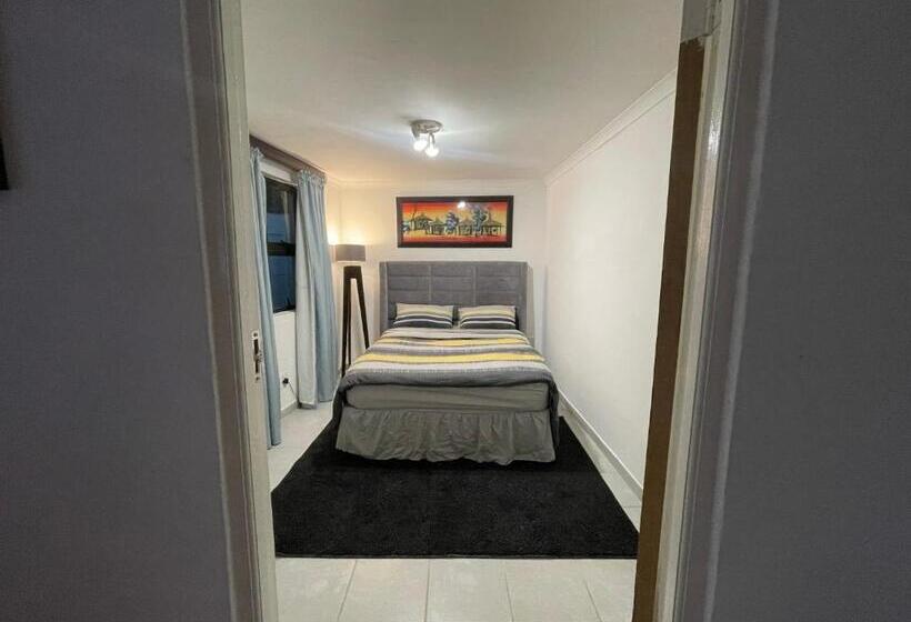 بنسيون Domin Self Catering Apartments