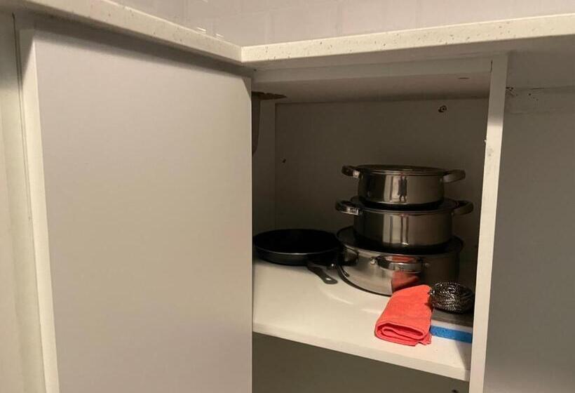 بنسيون Domin Self Catering Apartments