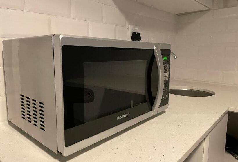 بنسيون Domin Self Catering Apartments