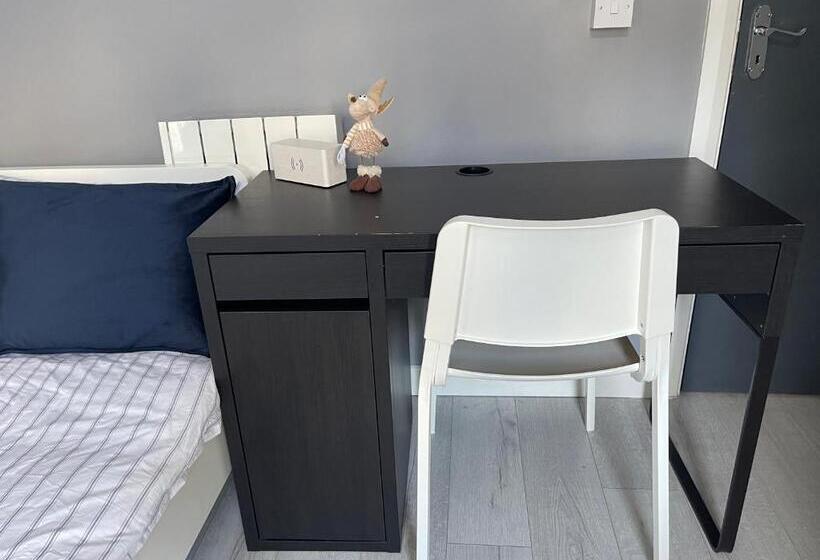 펜션 Leitrim Property Cork