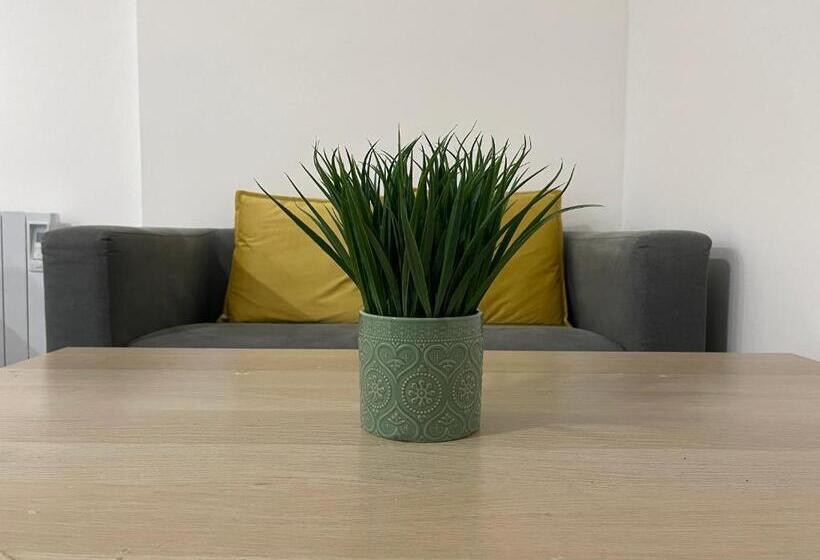 펜션 Leitrim Property Cork