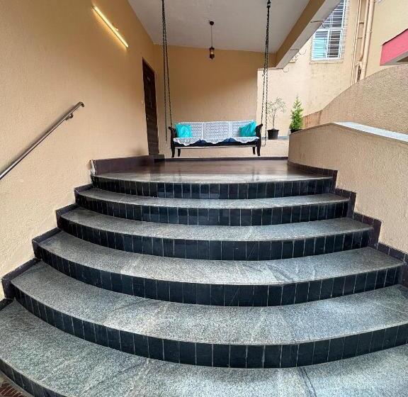 بنسيون Eton Villa