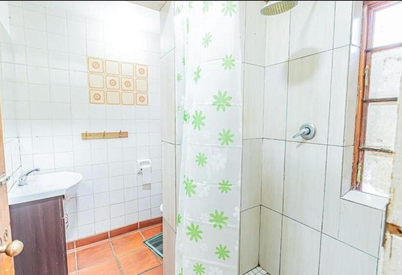 بنسيون Juraya Guest House