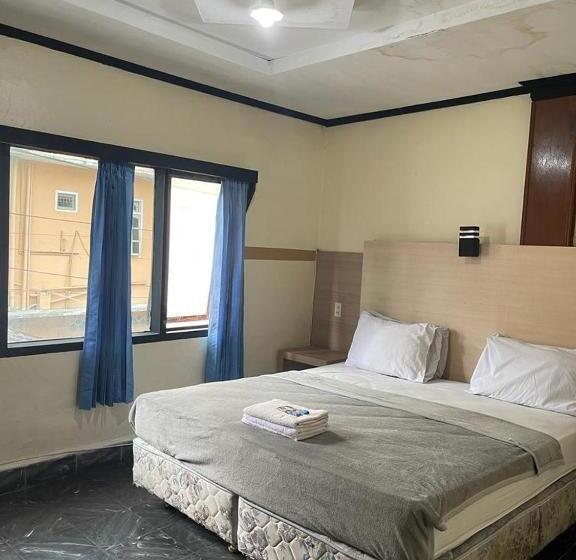 ペンション Losmen Sibayak Berastagi