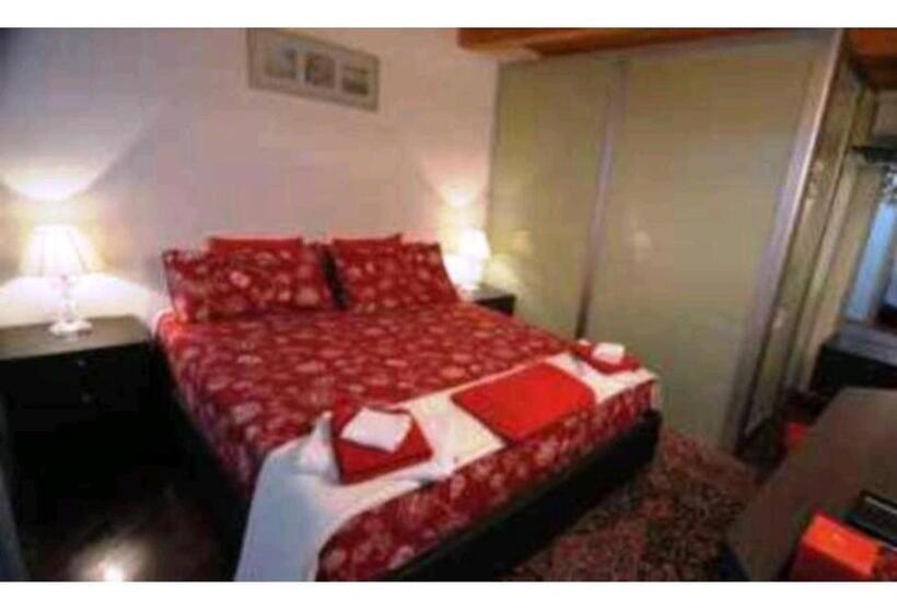 پانسیون Saint Patrick Guest House