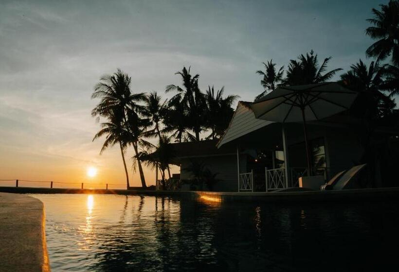 פנסיון Senang Resort