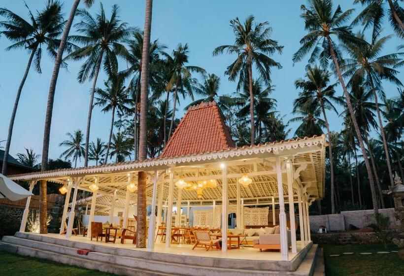 פנסיון Senang Resort