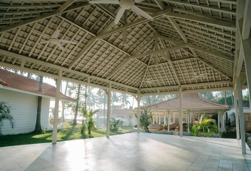 פנסיון Senang Resort