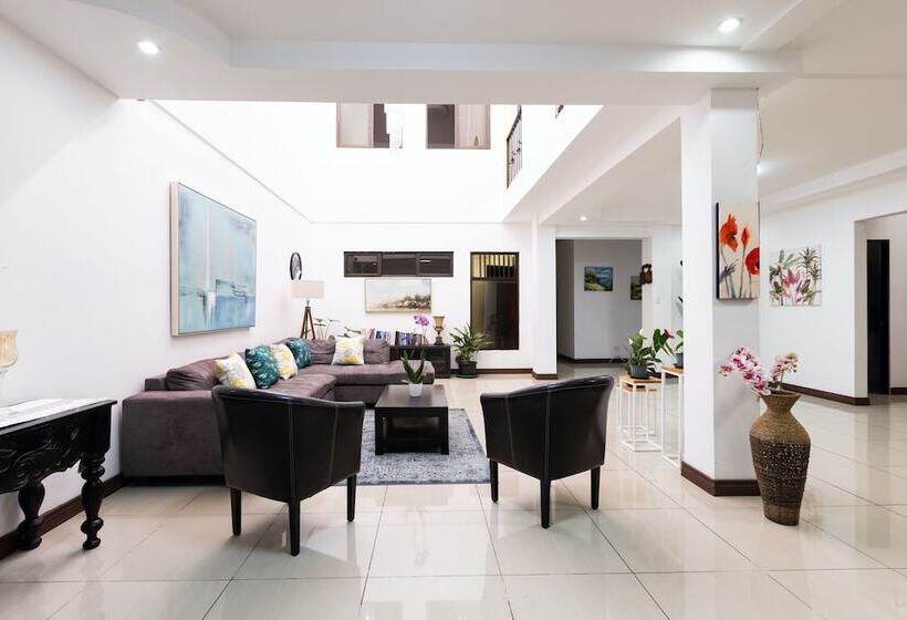 پانسیون Viva Guest House