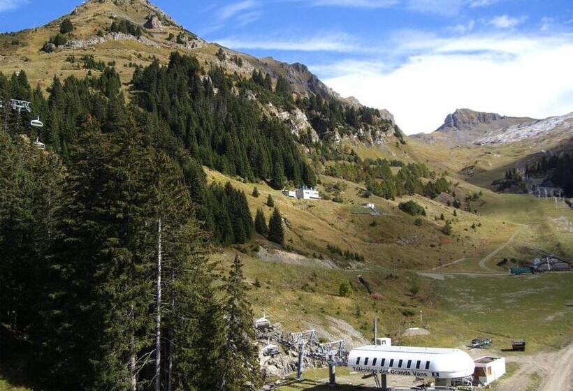 Résidence Les Terrasses De Véret   Appartement 2 Pièces 5 Personnes 744