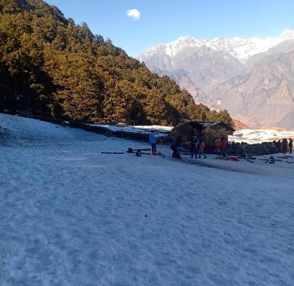 Snow Moon Cafe & Resort