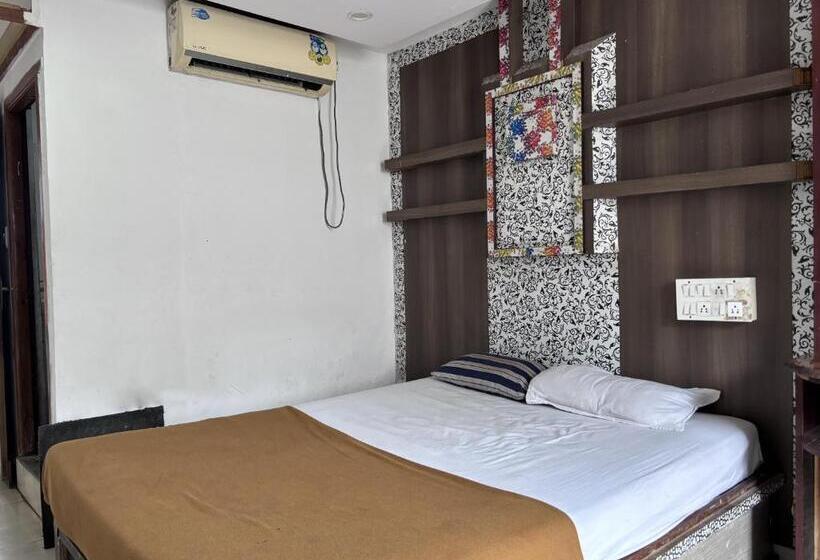 Staymaker Hotel Raj Empire